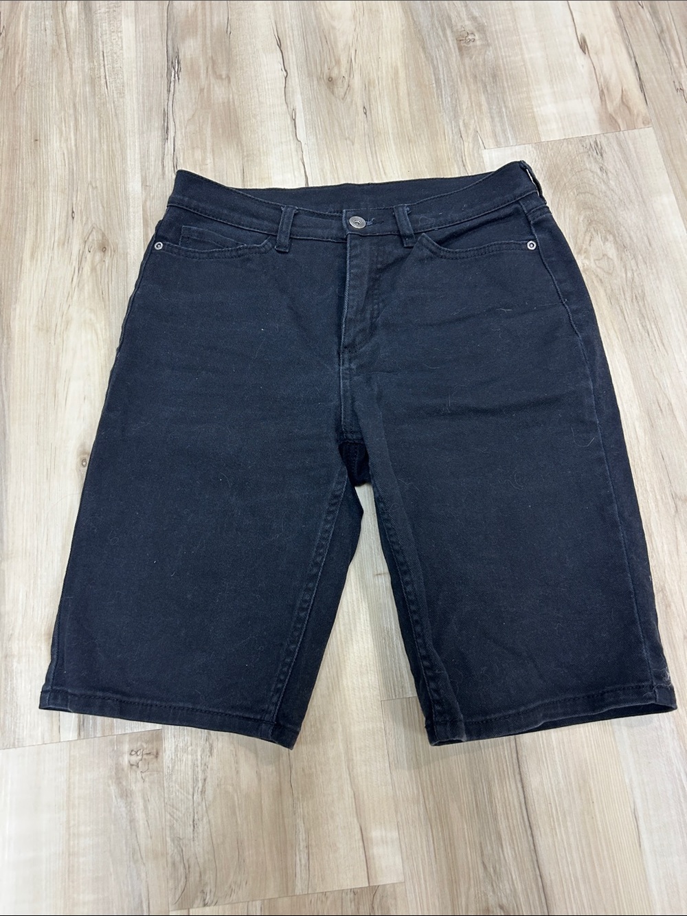 Denim and Company black shorts, size 4